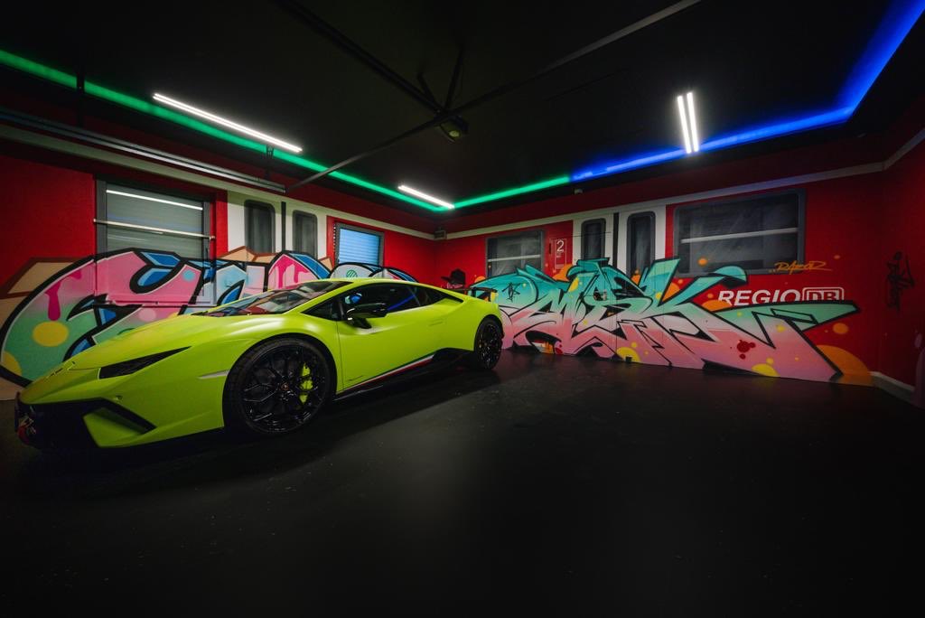 3-Lamborghini-Huracán-Performante